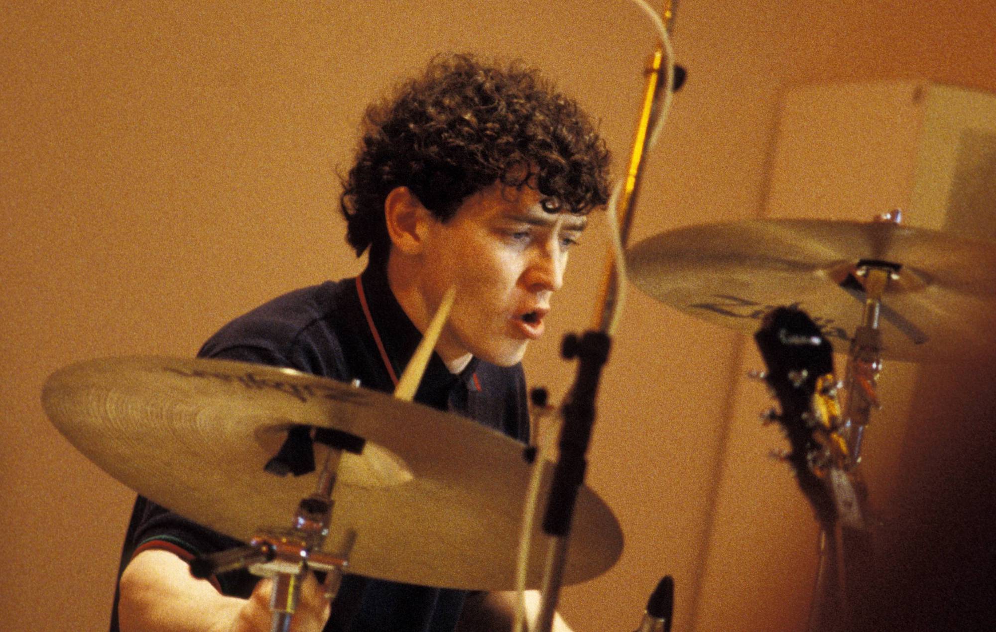 Tony McCaroll de Oasis es hospitalizado