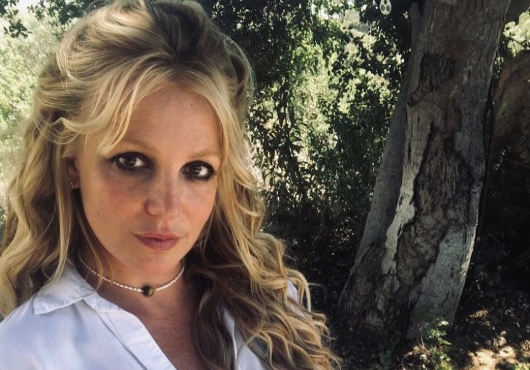 britney spears sonriente