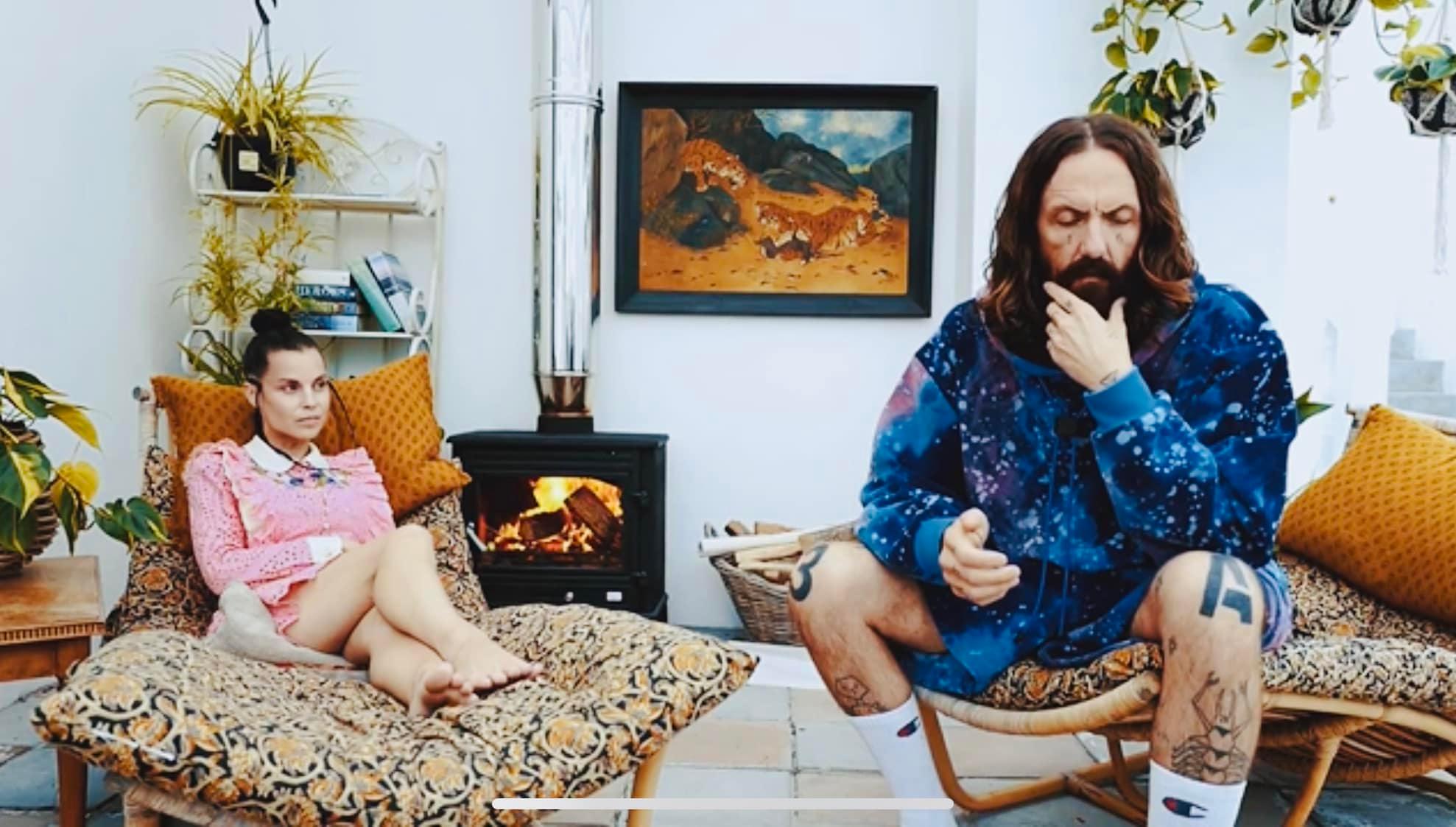 Die Antwoord responde sobre las acusaciones de abuso a su hijo adoptivo