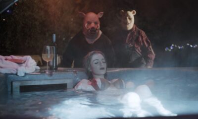 Winnie Pooh: Miel y Sangre muestra una versión terrorífica llena de sangre, violencia y risas, demostrando que se acabó eso del osito agradable.