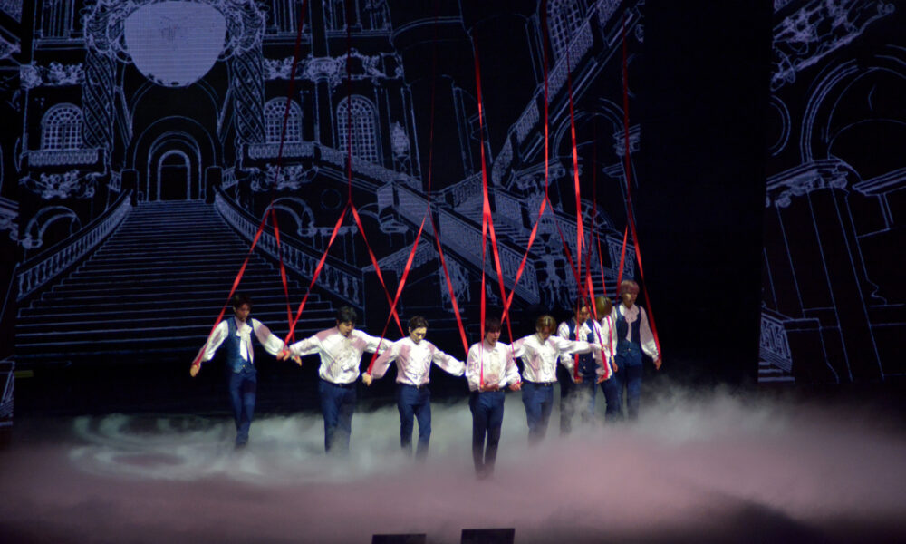 Super Junior inicia su concierto en la Arena Ciudad de México