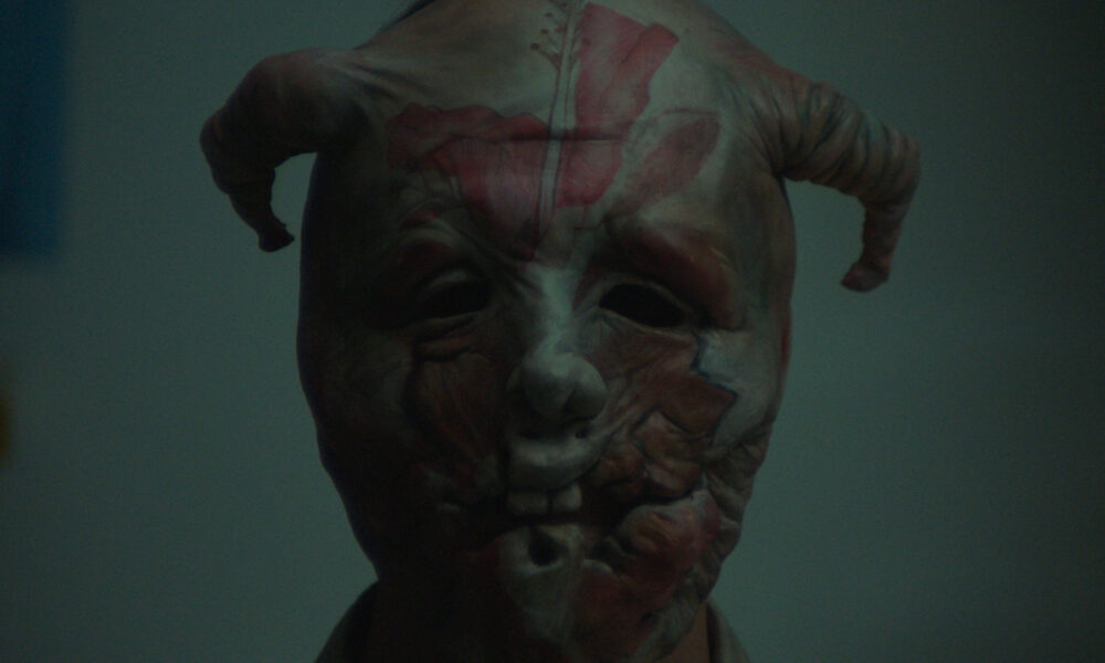 Muerte Infinita dirigida por Brandon Cronenberg