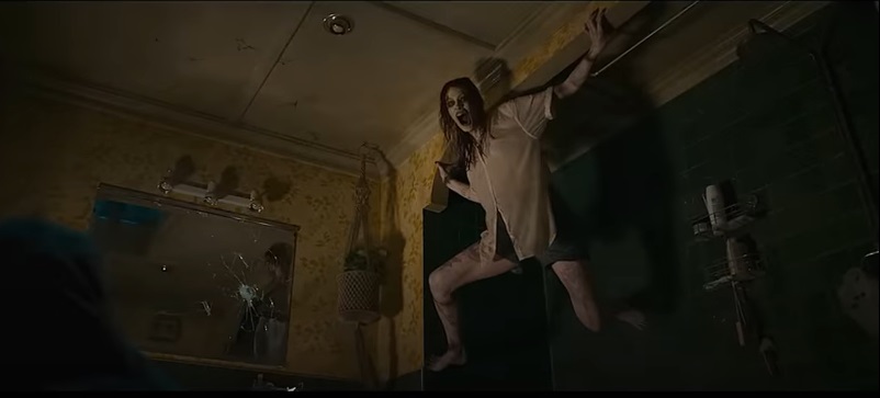 Ellie en el techo poseida
