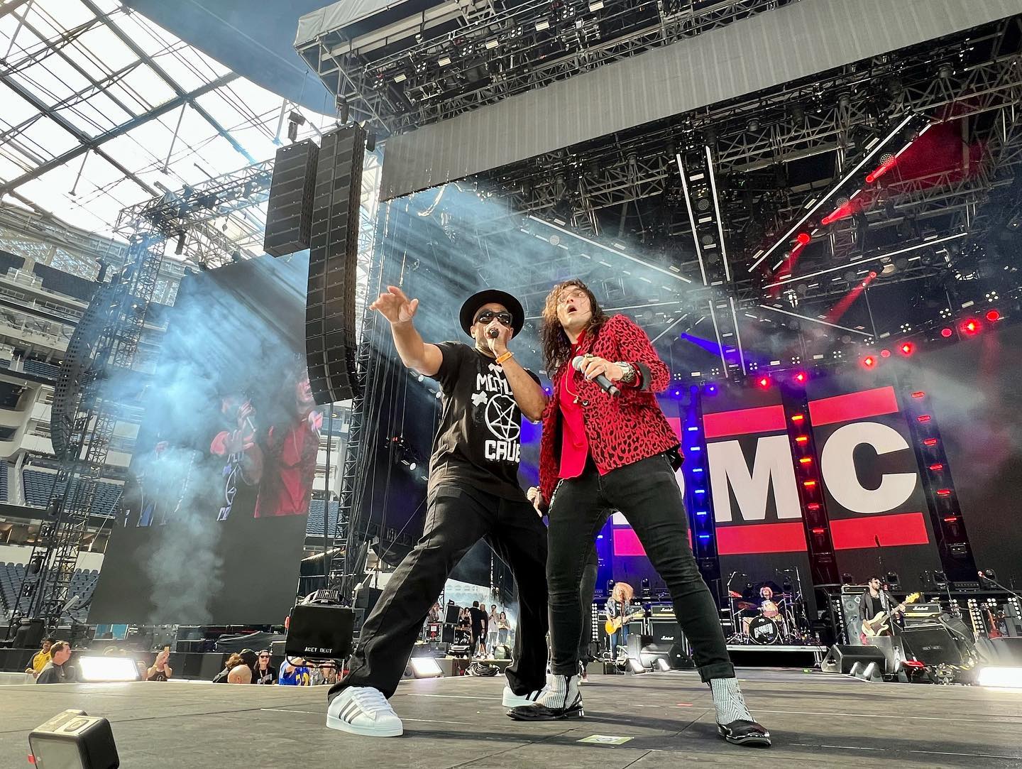 DMC junto a Classless Act en el SOFI Stadium de Los Ángeles / Foto: FB Oficial