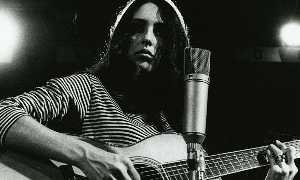 Tres directoras, tres vidas, una sola estrella. Eso es lo que representa Joan Baez: I am a Noise, un retrato emotivo y desgarrador de esta gran artista