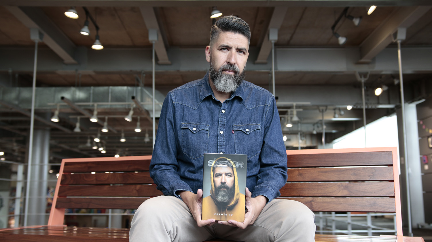 Fermín IV en entrevista con Pólvora / Foto: Mario Valencia