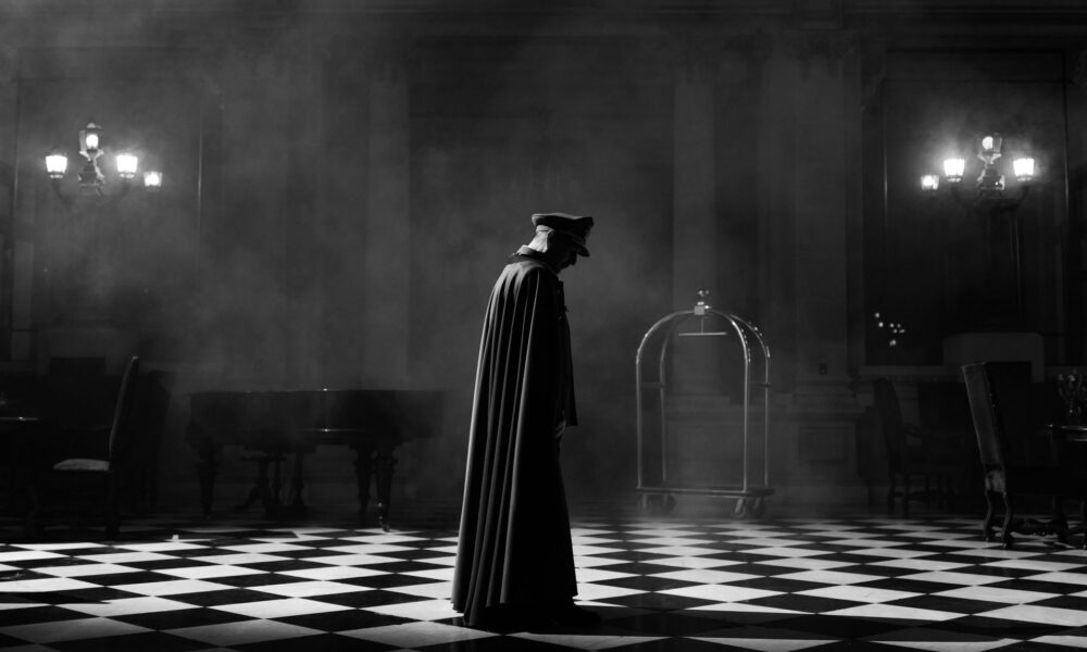 El cineasta chileno regresa con El Conde, un filme filoso que ganó Mejor Guion en el Festival de Venecia con la figura de un Pinochet vampírico
