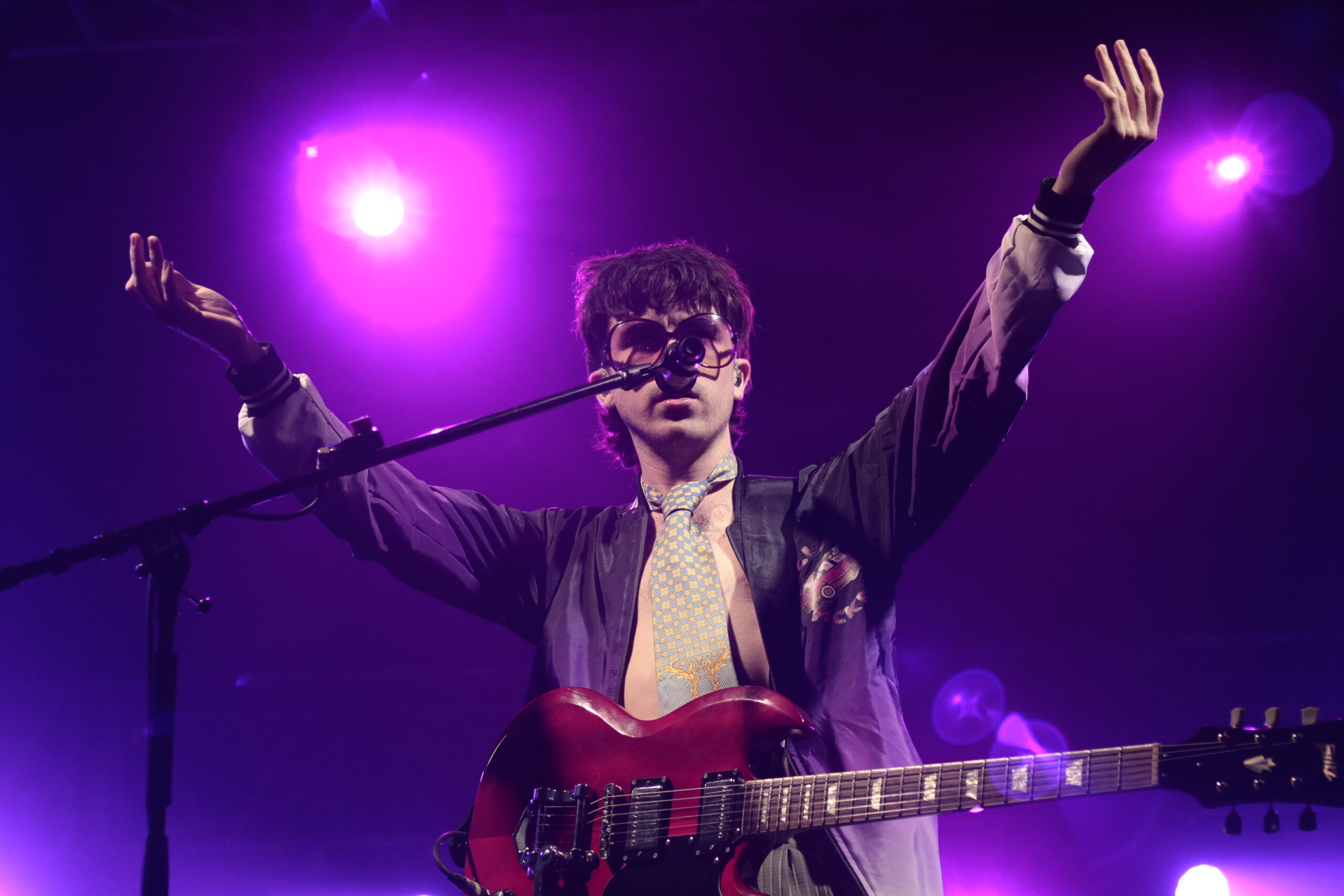 Declan McKenna en el Pabellón Oeste