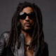 Lenny Kravitz, músico y actor neoyorquino, habló con Pólvora acerca de la composición de Road to Freedom, tema principal de la cinta Rustin de Netflix