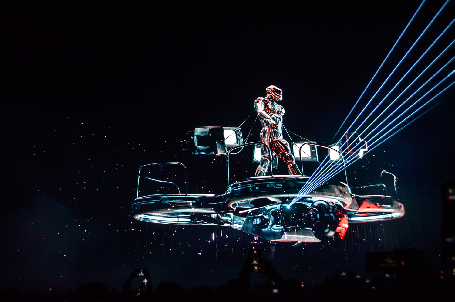 Holo de Eric Prydz desde el Palacio de los Deportes / Foto: Alejandro Piña