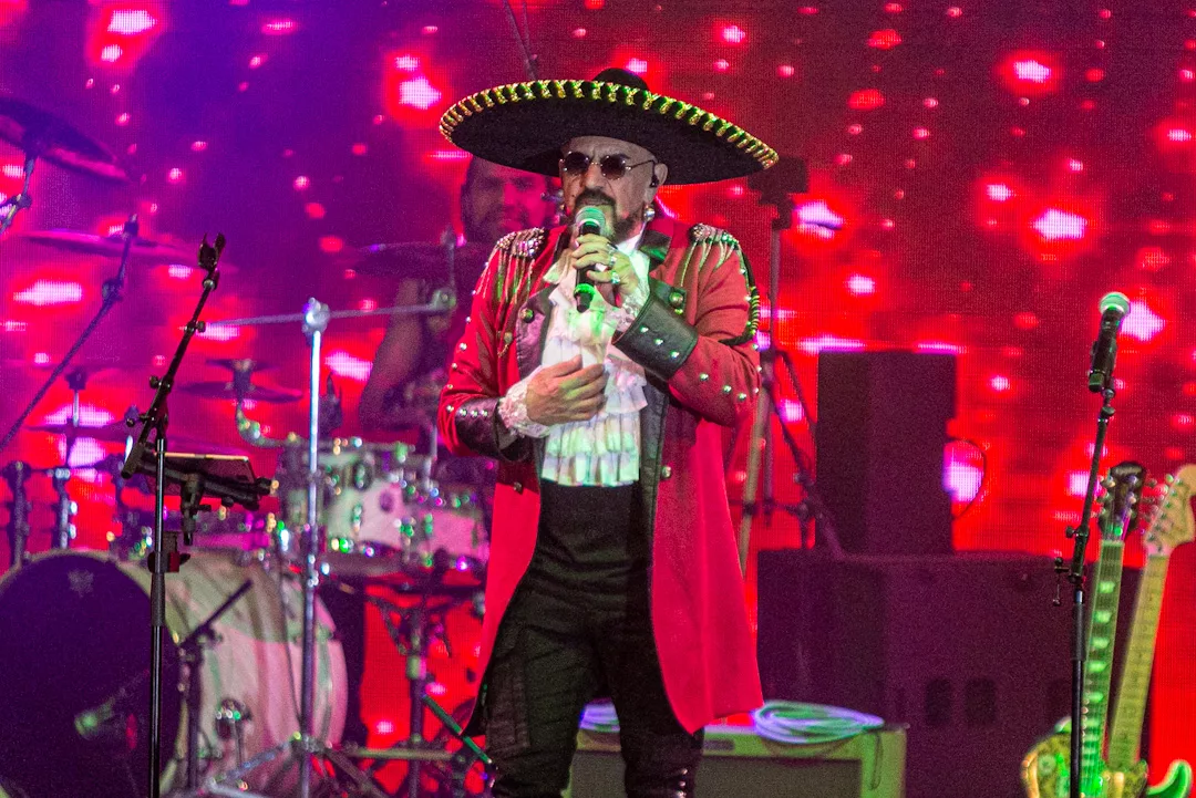 Sergio Arau tocada y fuga