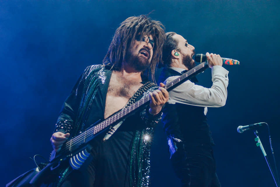 Con un Domo de Cobre repleto de malditos pecadores, el 'detector de metal' por excelencia, Moderatto, dio por terminada su carrera