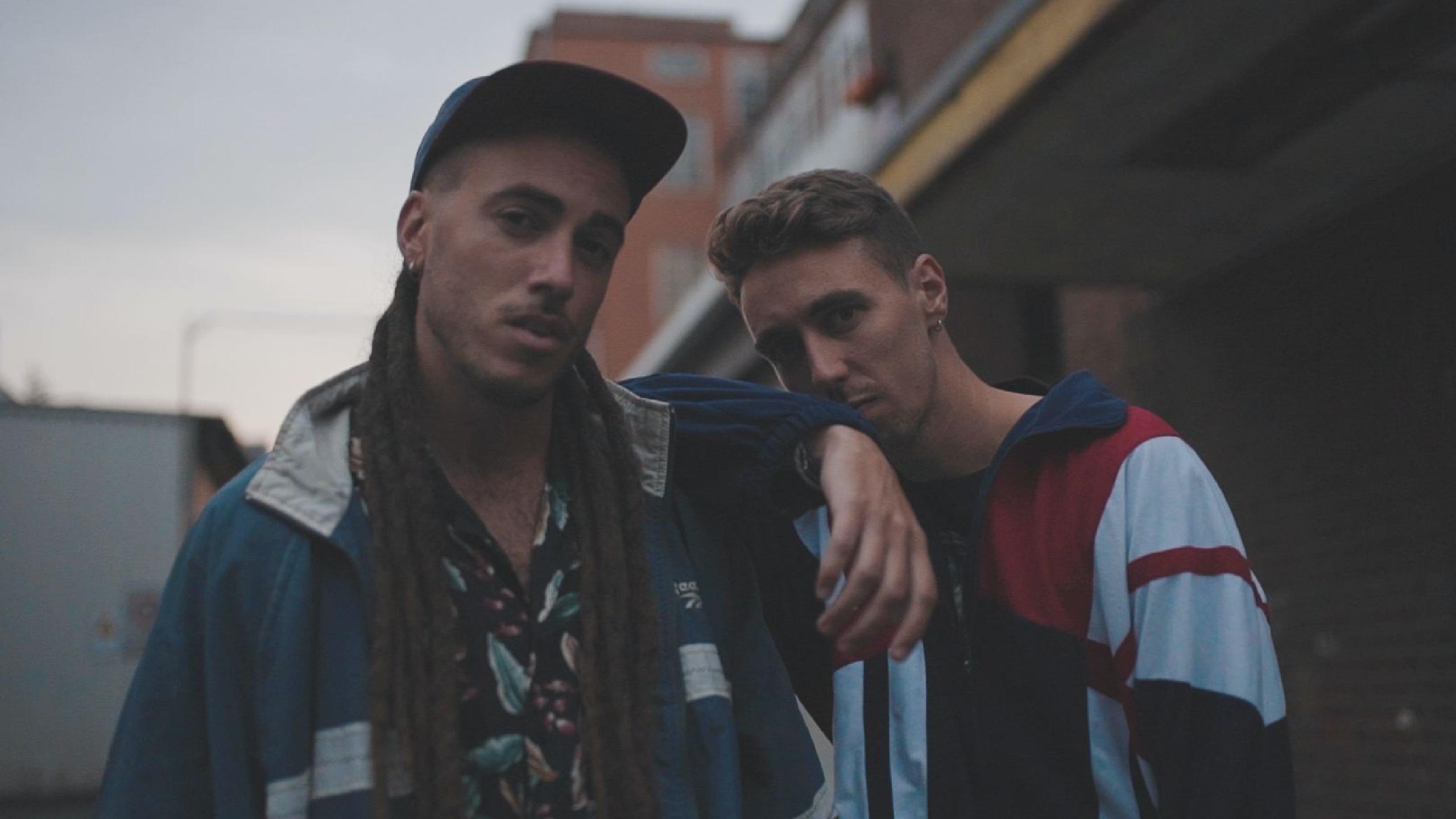 Desde España, los raperos Cráneo y Lasser vuelven a poner el flow con Diablos y Bermudas y Pólvora charló con ellos acerca de este proyecto