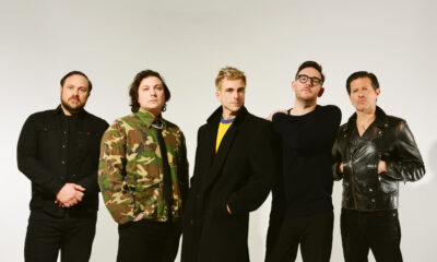 L.S. Dunes son Anthony Green, Frank Iero, Travis Stever, Tucker Rule y Tim Payne