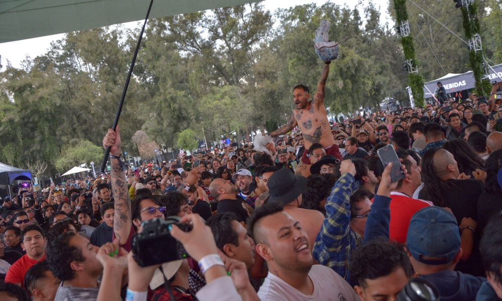 Los Viejos desde el Vive Latino 2026 | Foto: Andre Dulché