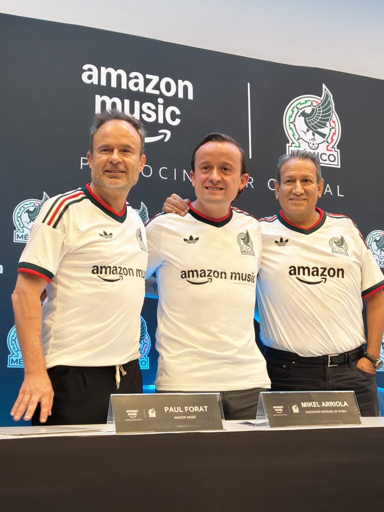 Paul Forat de Amazon Music, Mikel Arreola de la FMF y Pedro Huerta de Amazon / Foto: Andre Dulché